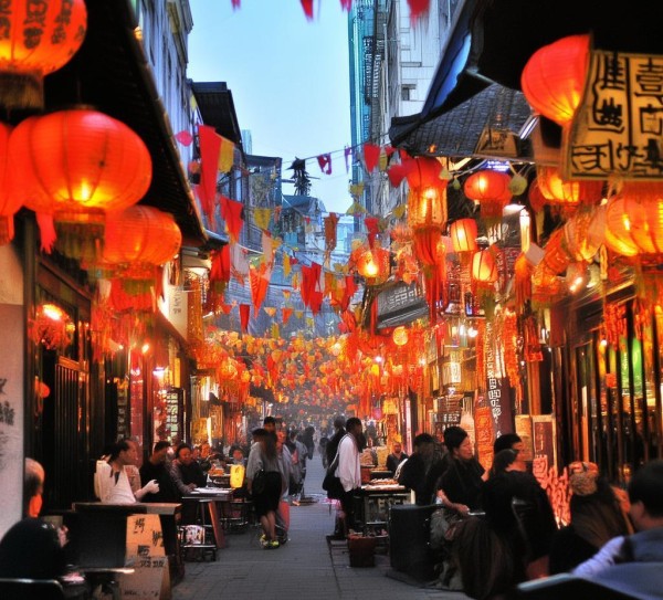 安源餐饮，城市烟火气的绽放